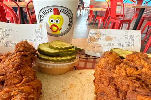 I ate at the fastest-growing restaurant chain in US — the celebrity-backed Dave's Hot Chicken ..