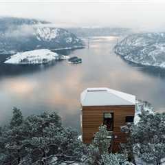 New cabins on a cliff edge have bold designs