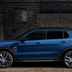 We rented a Chinese Lynk & Co 01 hybrid CUV in Paris. And we liked it