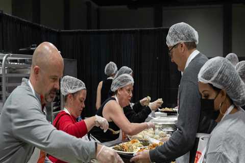 The Ultimate Guide to Volunteering in Southern California During the Holiday Season