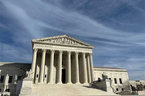 Venezuelan TPS recipients tell justices to let status stand