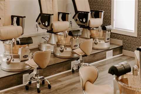 The Insider's Guide to Acrylic Nail Prices in Kalamazoo County, Michigan