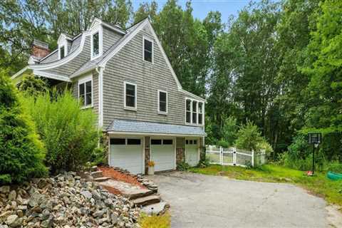 The Real Estate Market in Derry, New Hampshire: A Comprehensive Guide to Properties with Backyards