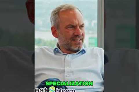 Venture Capital Trends: New Funds, Specialization & Mega-Platforms #shorts