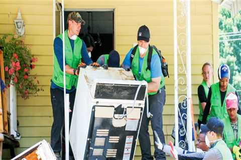 How Volunteer Groups and Moving Services Sometimes Assist With Emergency Relocations