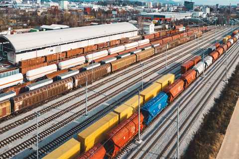How Rail Freight Services Support E-Commerce and Wholesale Distribution